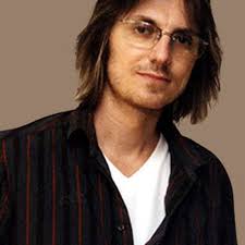 Mitch Hedberg and George Carlin wordplay analysis
